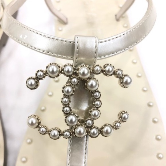 SOLD Chanel Pearl CC  Thong Sandals Eu 37 - Picture 2 of 4